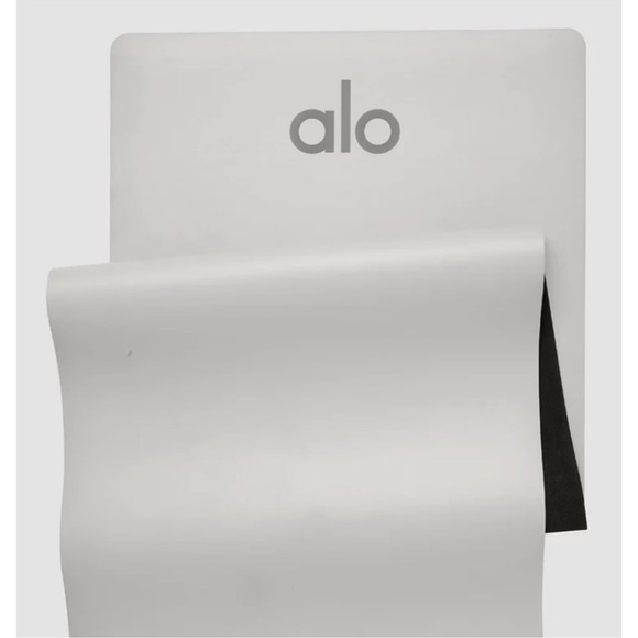 Alo Warrior Yoga Mat - Picture 1 of 4